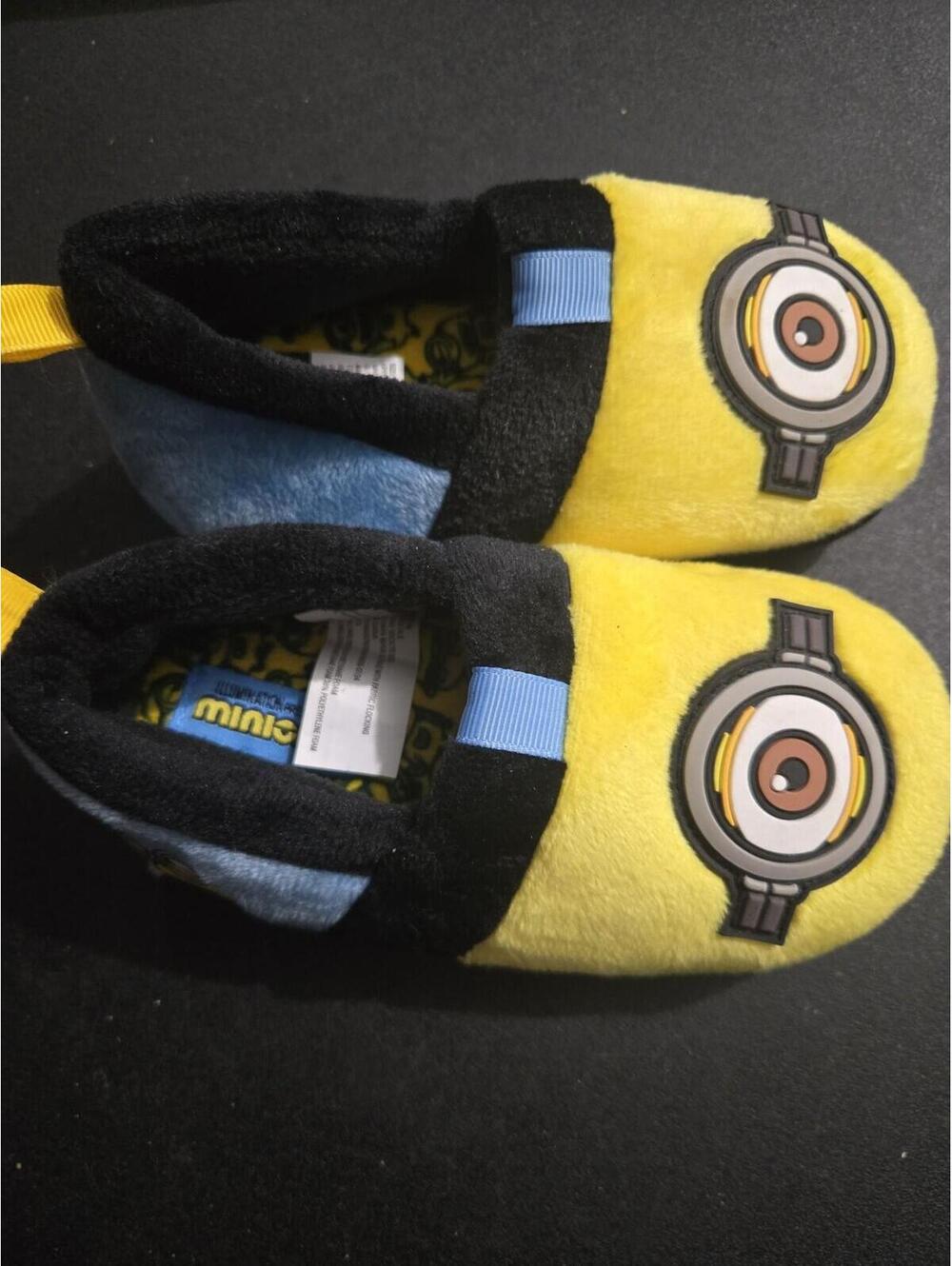 Minions Despicable Me Toddler Plush Slippers Size M 7-8 - Picture 3 of 5